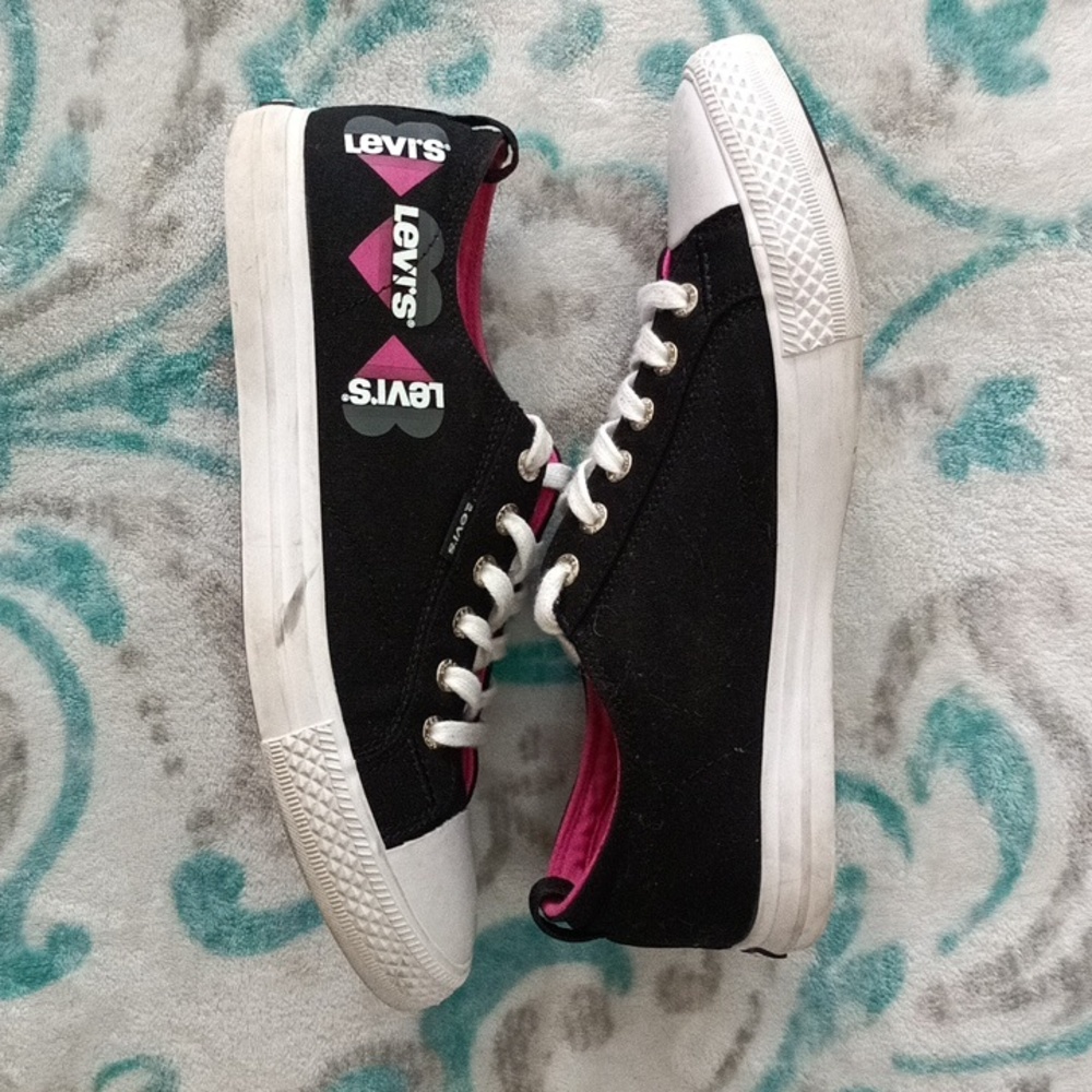 women’s Levi love shoes